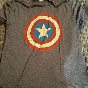 Old Navy Gray Short-Sleeve Tee with Captain Shield Graphic